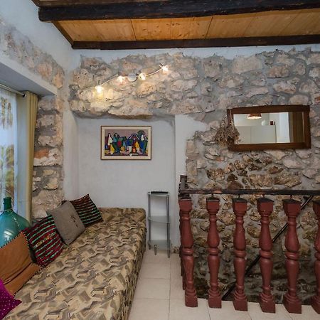 Under Ancient Roofs Vrbnik Apartment Bagian luar foto